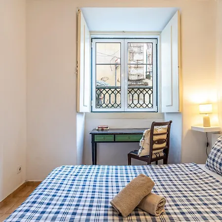 3 Bedroom Close To The Castle * Lissabon