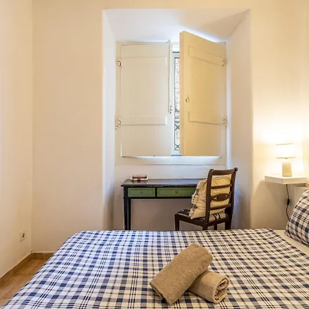 3 Bedroom Close To The Castle Appartement *